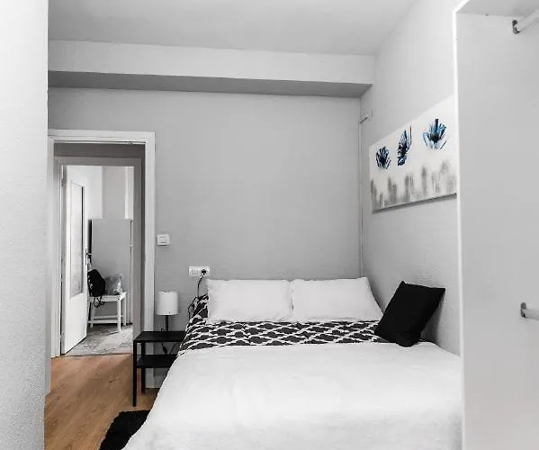 Apartamento Premiun Plaza Del Oeste Apartment *